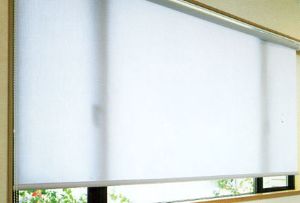 ロールスクリーン　窓